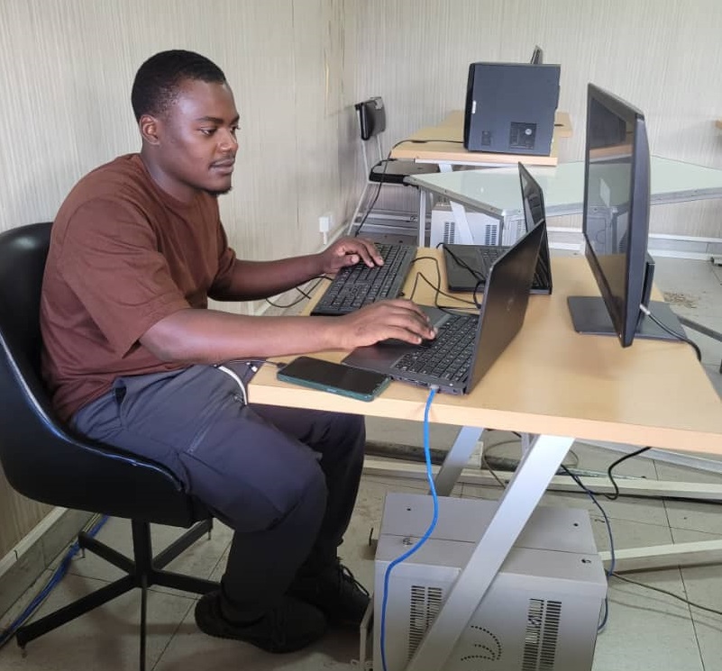 Professional headshot of Mr Mpofu from Create263